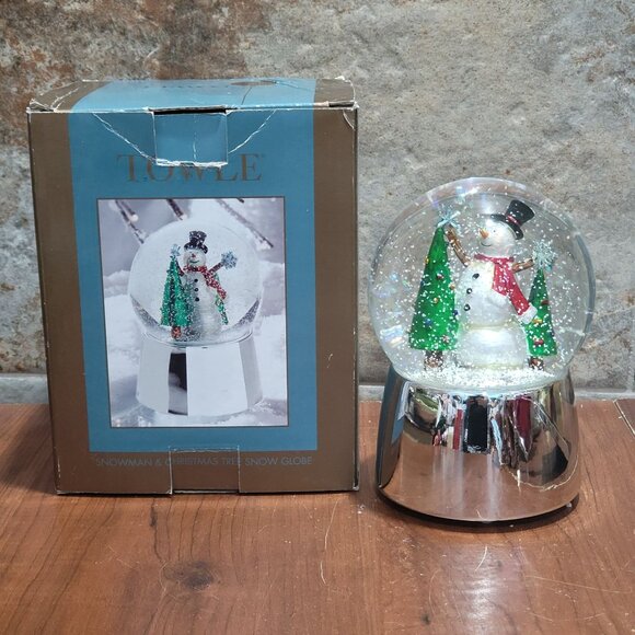 Towle Snowman Snowman Globe Music Box Plays 12 Days of Christmas Holiday Decor